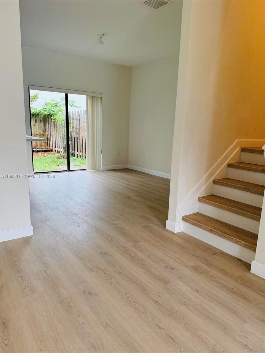 PINE VISTA - Residential