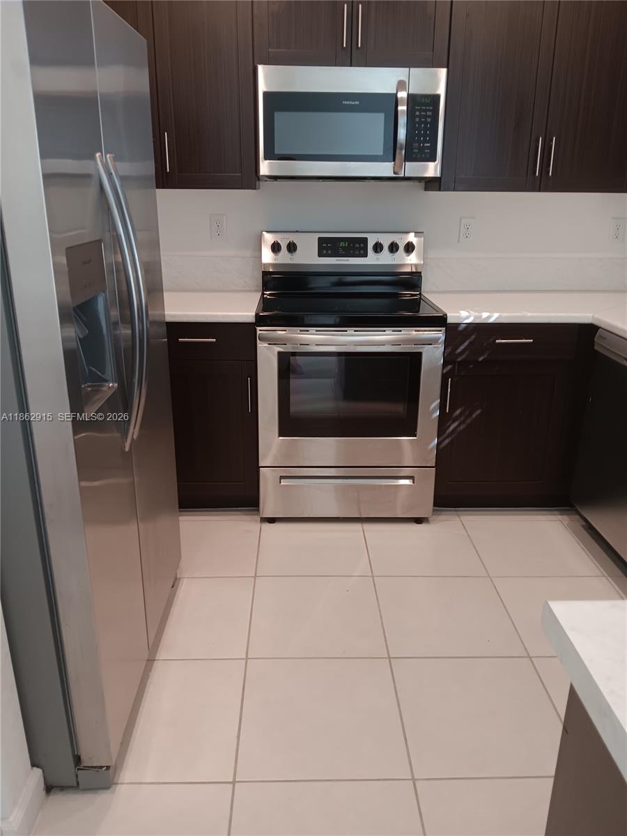 PINE VISTA - Residential