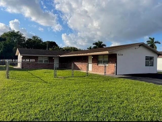 Rental Property at 5219 Sw 43rd Ter 1-2, Dania Beach, Miami-Dade County, Florida - Bedrooms: 3 
Bathrooms: 2  - $3,100 MO.