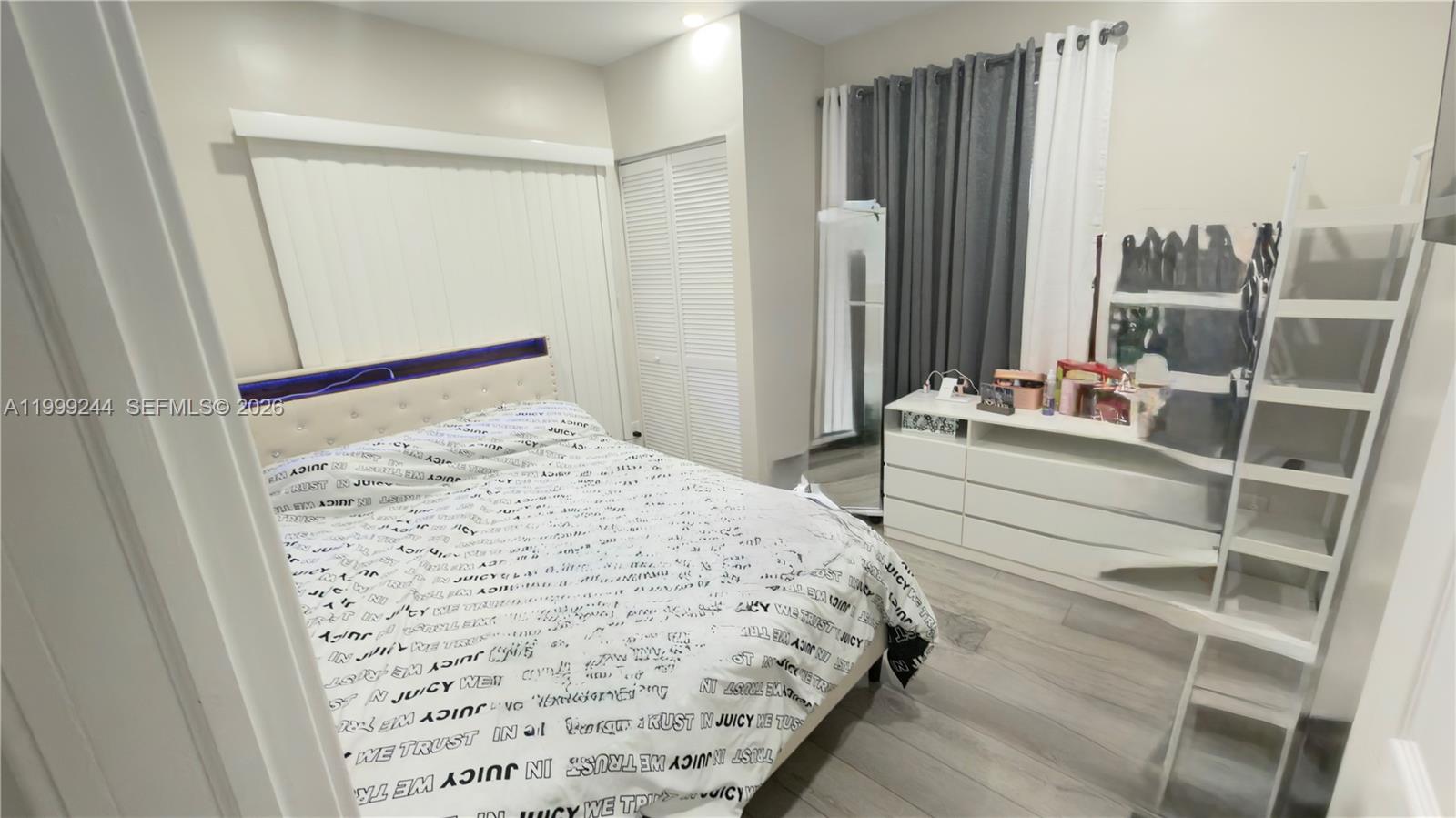 FLAGAMI - Residential Lease