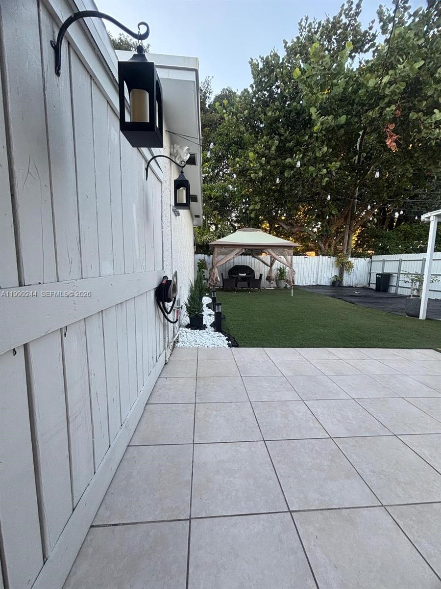 FLAGAMI - Residential Lease