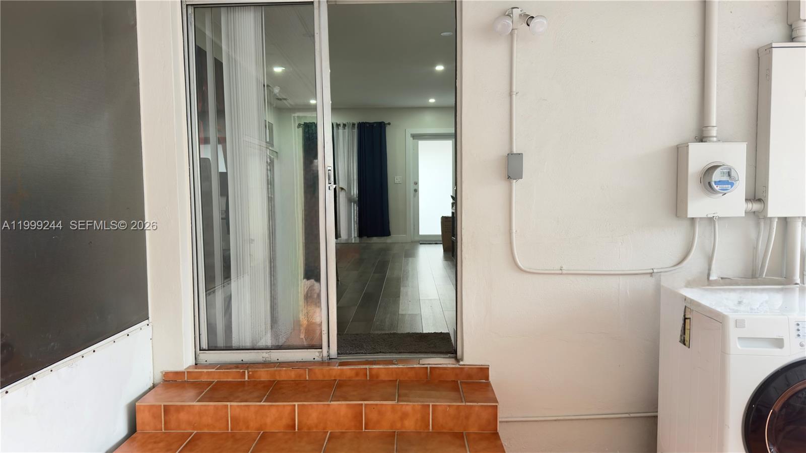 FLAGAMI - Residential Lease