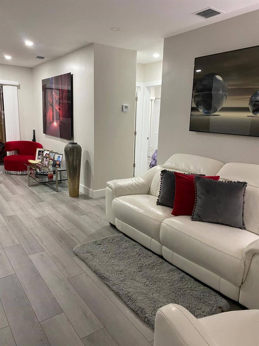 FLAGAMI - Residential Lease