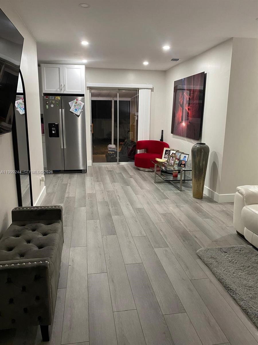 FLAGAMI - Residential Lease