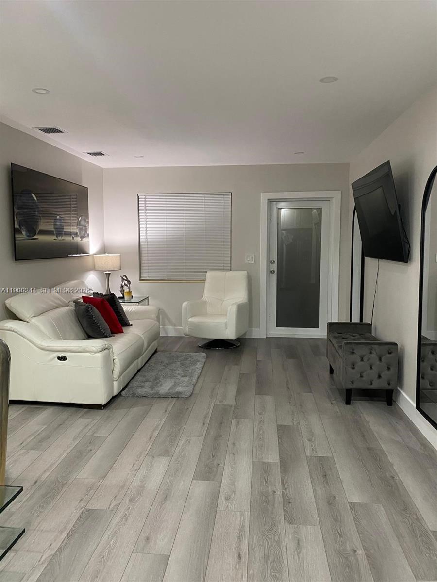 FLAGAMI - Residential Lease