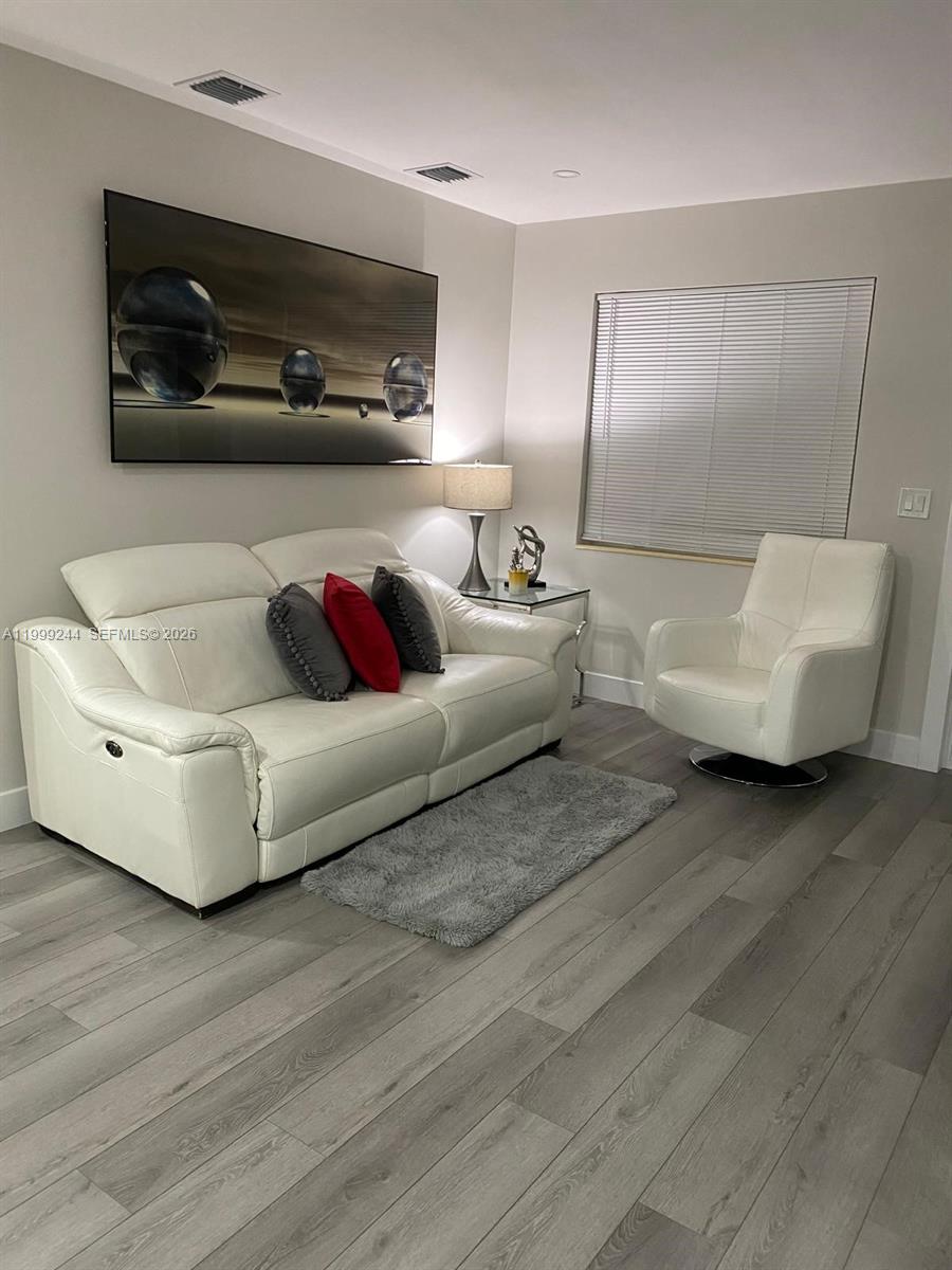 FLAGAMI - Residential Lease