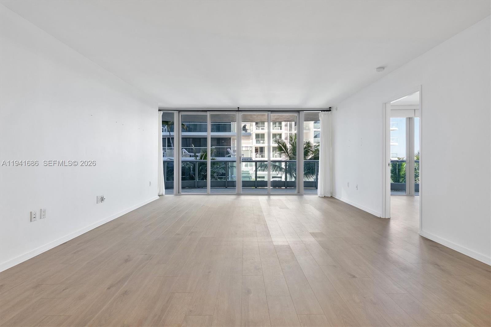 9401 Collins Ave 505