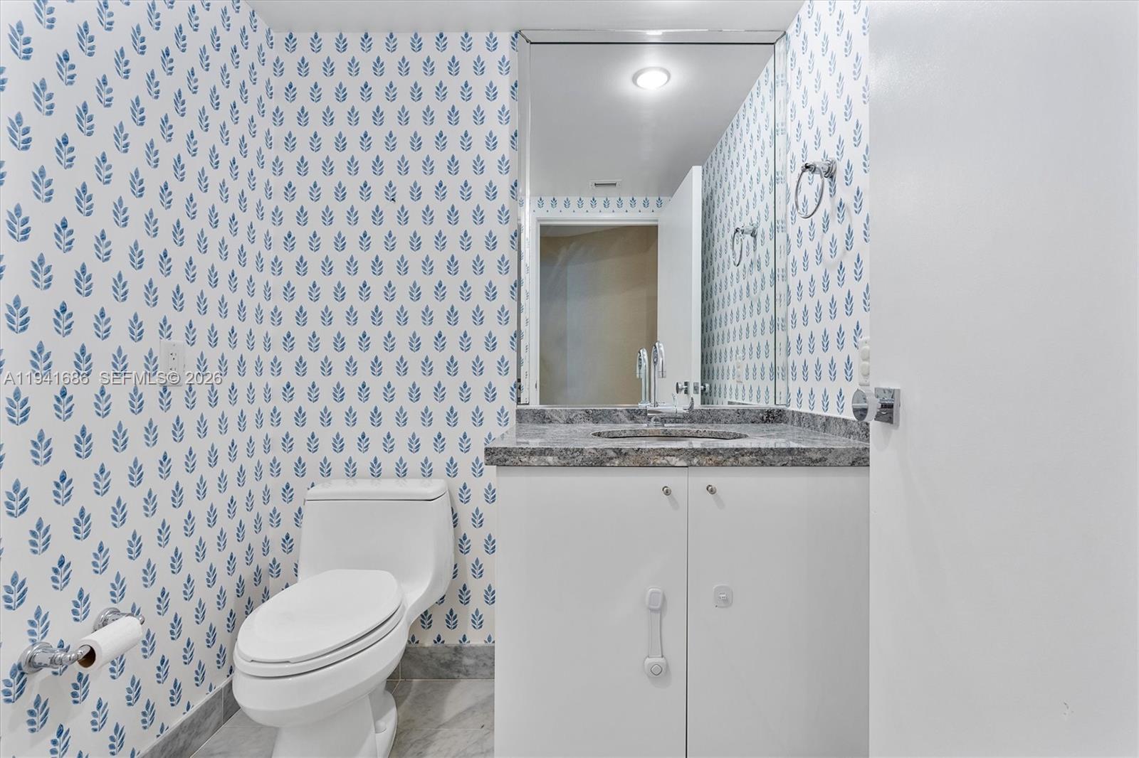 AZURE CONDO - Residential