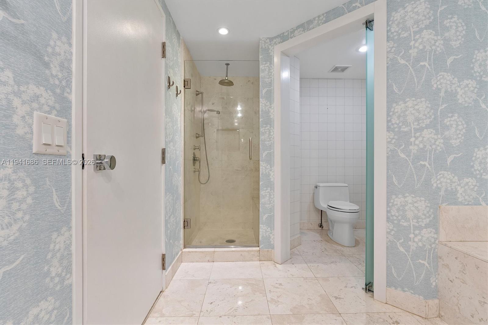 AZURE CONDO - Residential