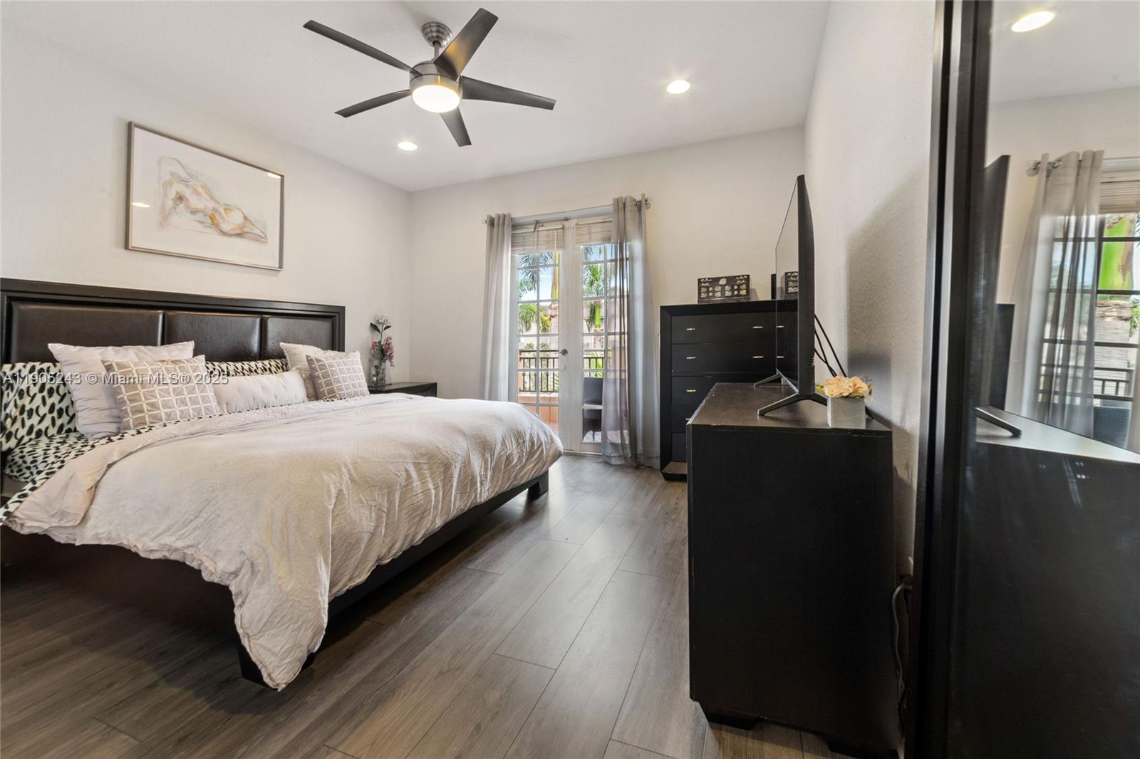 COBBLESTONE CONDO - Residential Lease