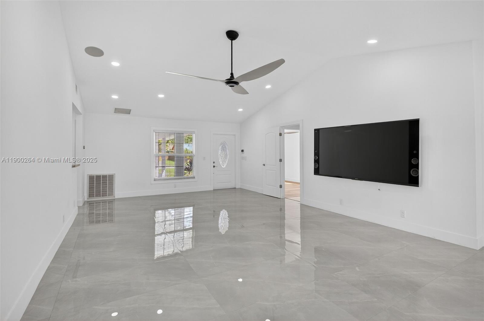 DELRAY GARDEN ESTATES 3 - Residential Lease