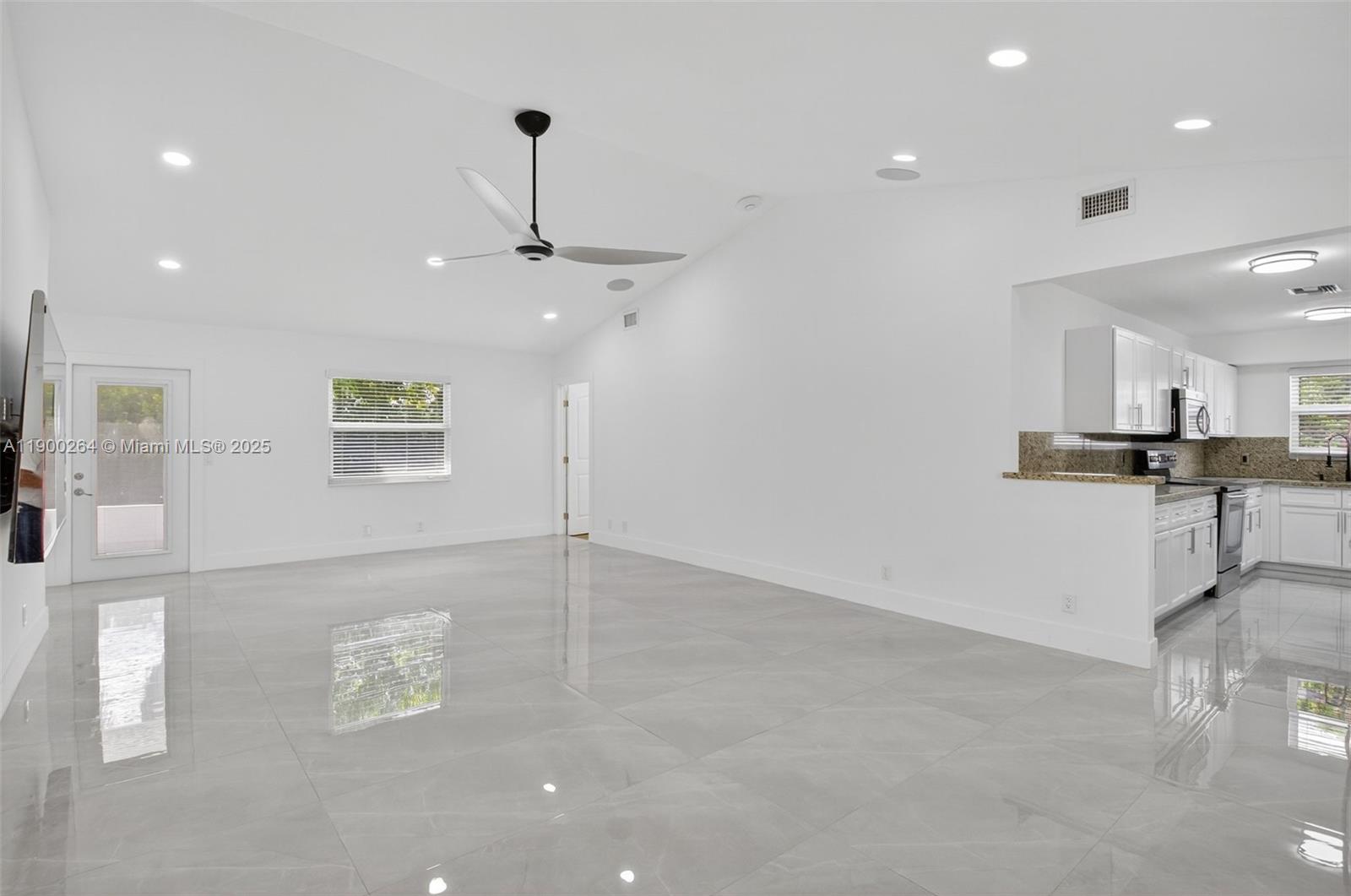 DELRAY GARDEN ESTATES 3 - Residential Lease