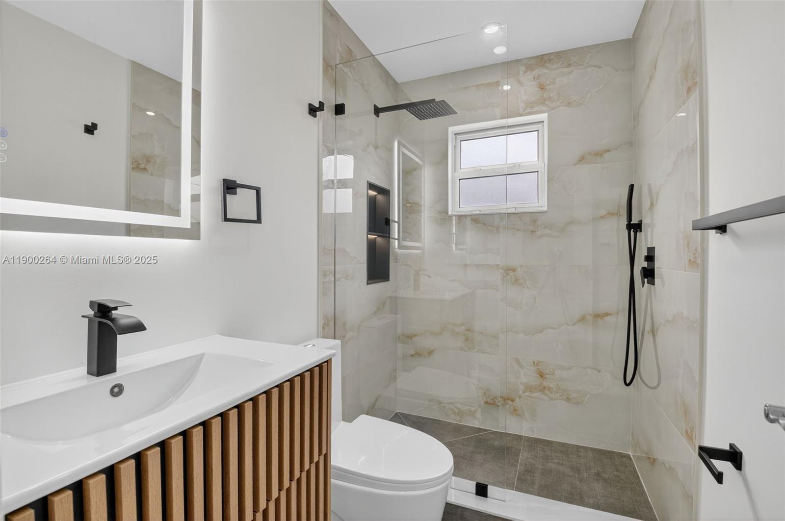 DELRAY GARDEN ESTATES 3 - Residential Lease