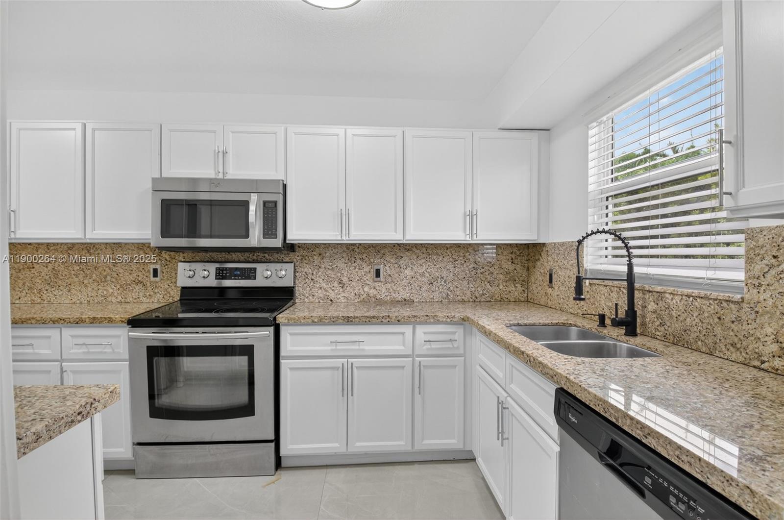 DELRAY GARDEN ESTATES 3 - Residential Lease