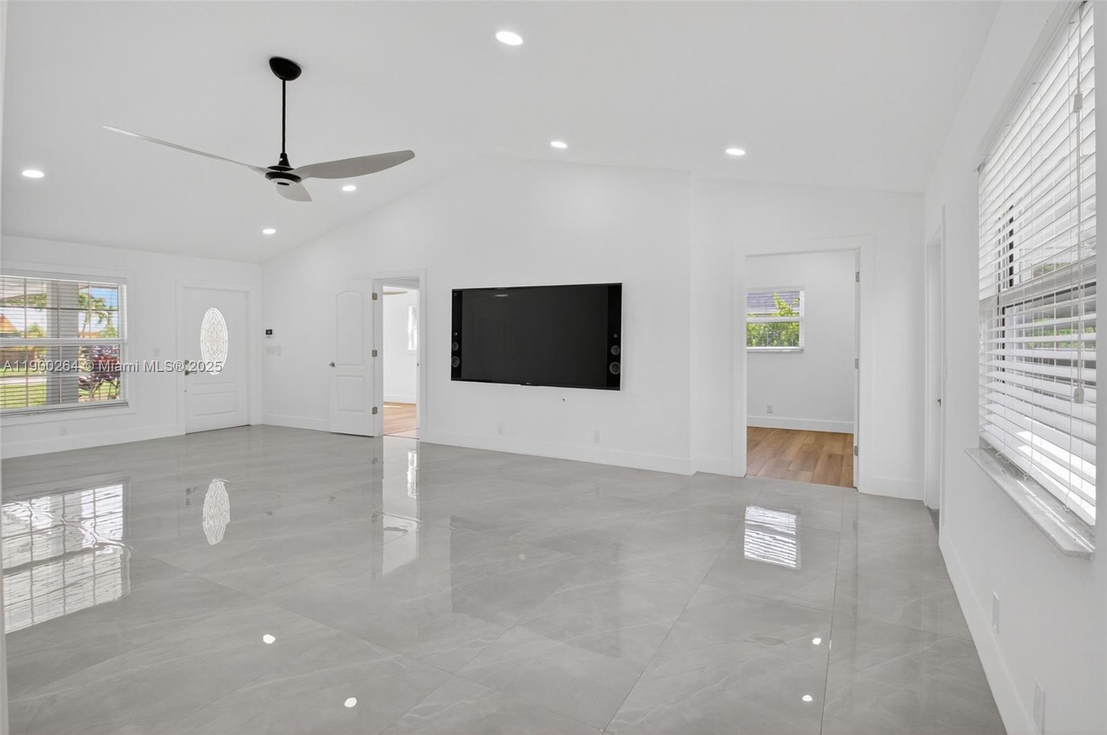 DELRAY GARDEN ESTATES 3 - Residential Lease
