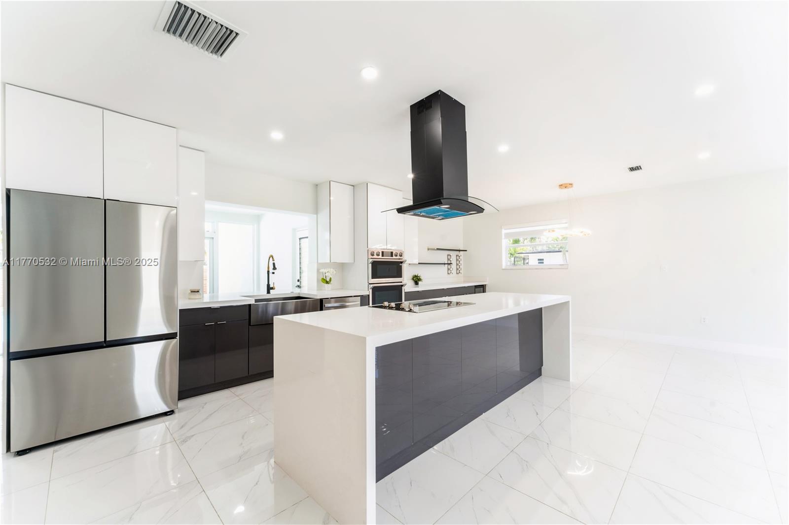 HOLLYWOOD HOMESITES HIGH - Residential