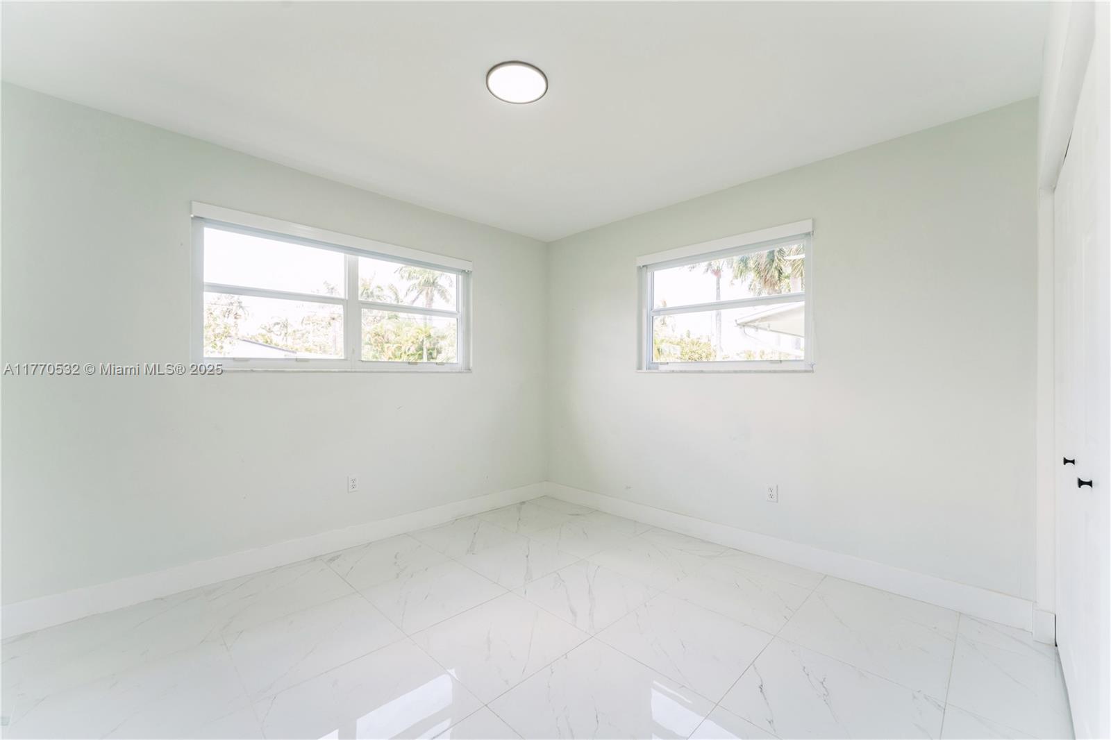 HOLLYWOOD HOMESITES HIGH - Residential