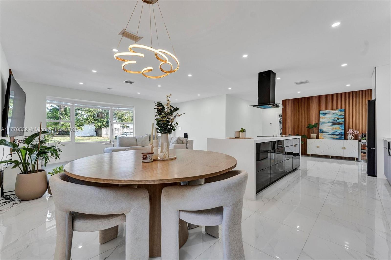 HOLLYWOOD HOMESITES HIGH - Residential