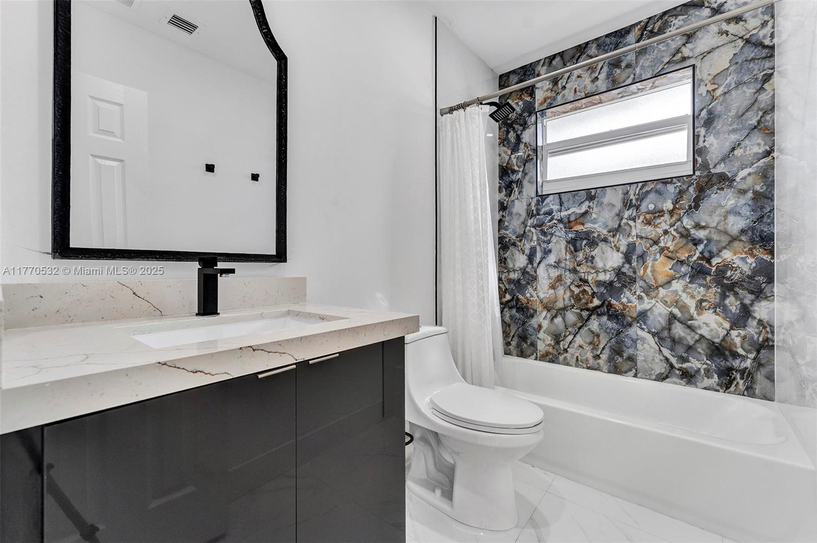 HOLLYWOOD HOMESITES HIGH - Residential
