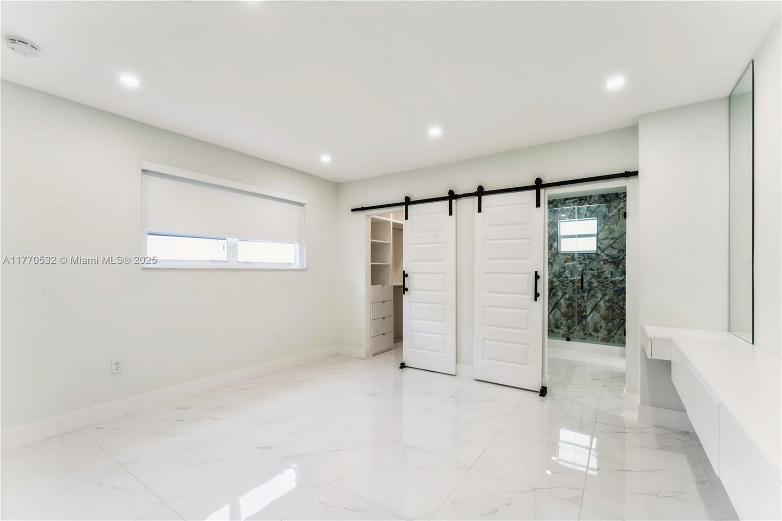 HOLLYWOOD HOMESITES HIGH - Residential