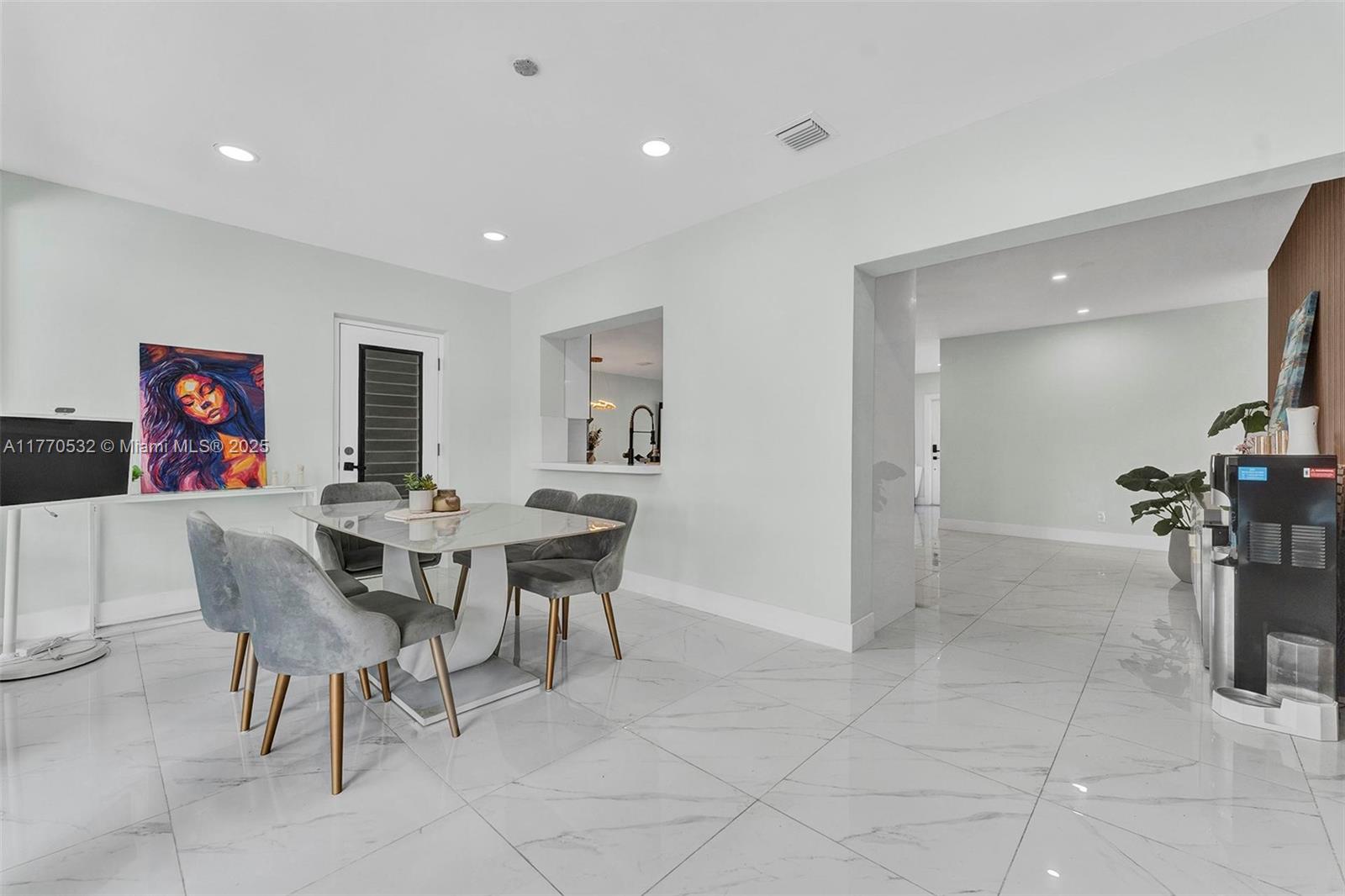 HOLLYWOOD HOMESITES HIGH - Residential