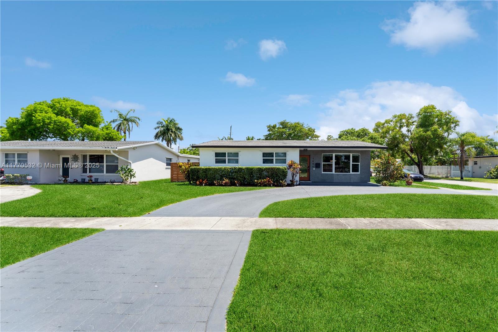 HOLLYWOOD HOMESITES HIGH - Residential