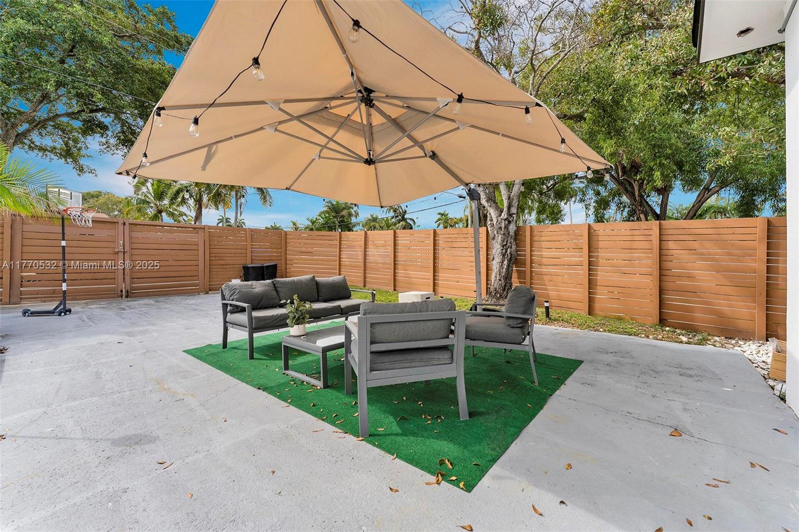 HOLLYWOOD HOMESITES HIGH - Residential