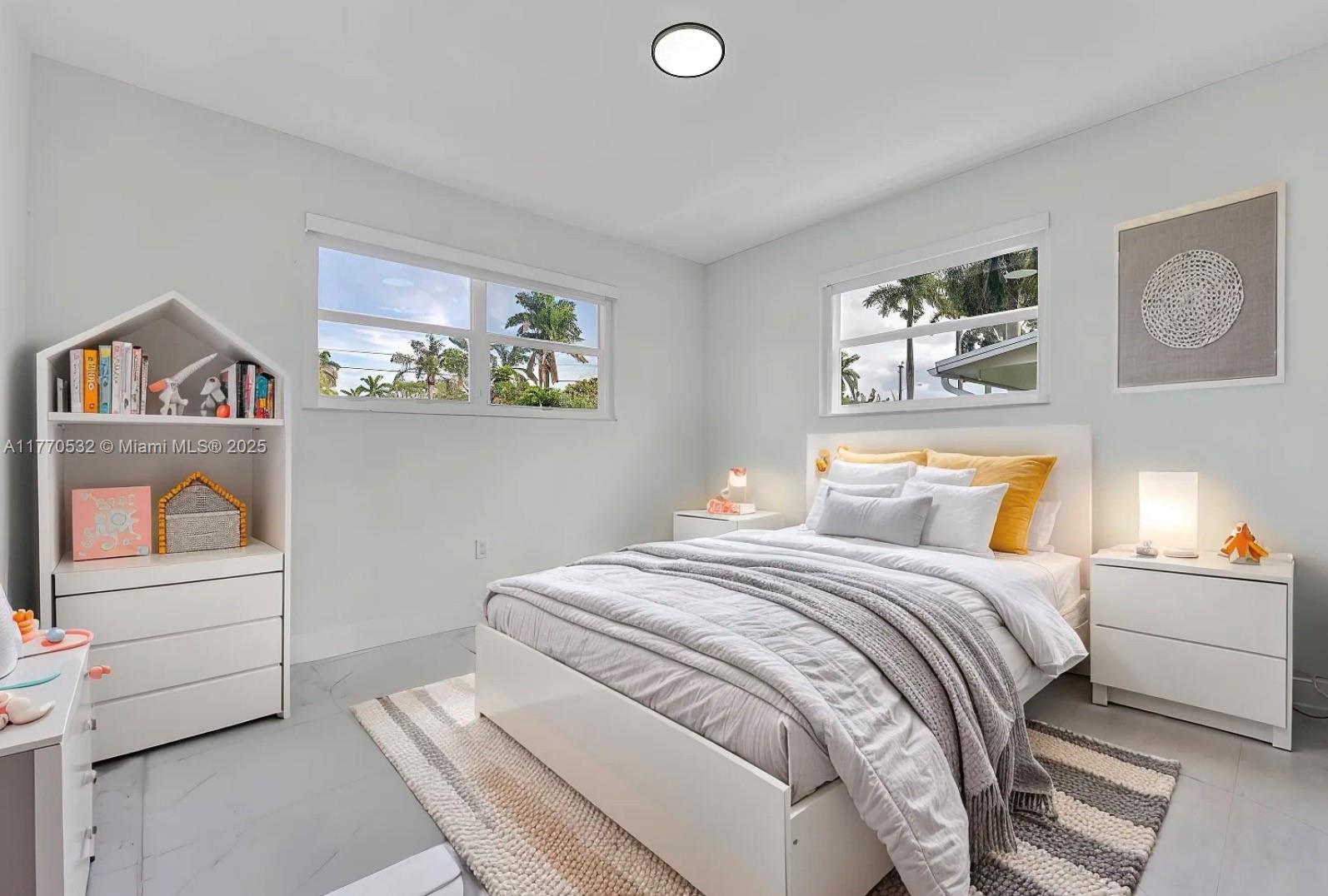HOLLYWOOD HOMESITES HIGH - Residential