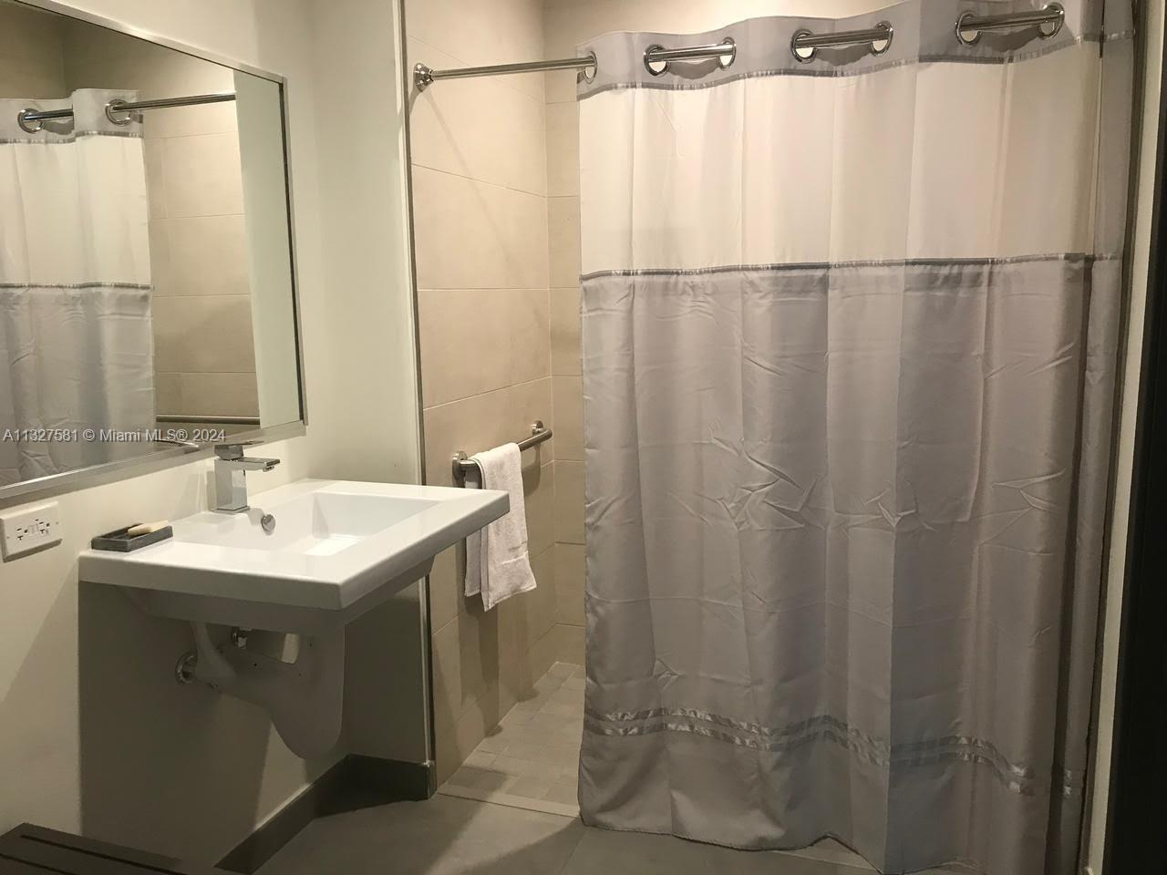 COSTA HOLLYWOOD CONDO - Residential