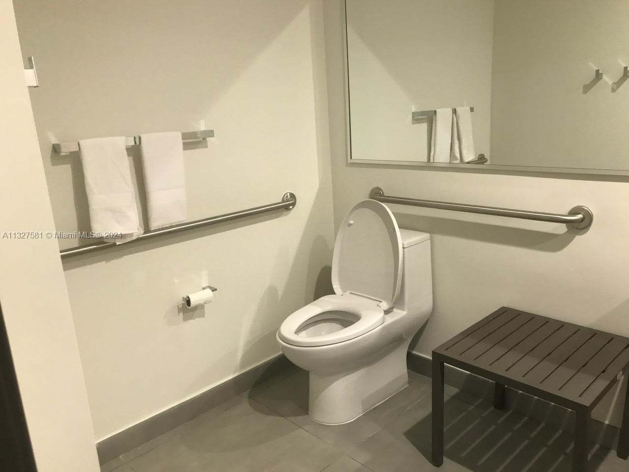 COSTA HOLLYWOOD CONDO - Residential