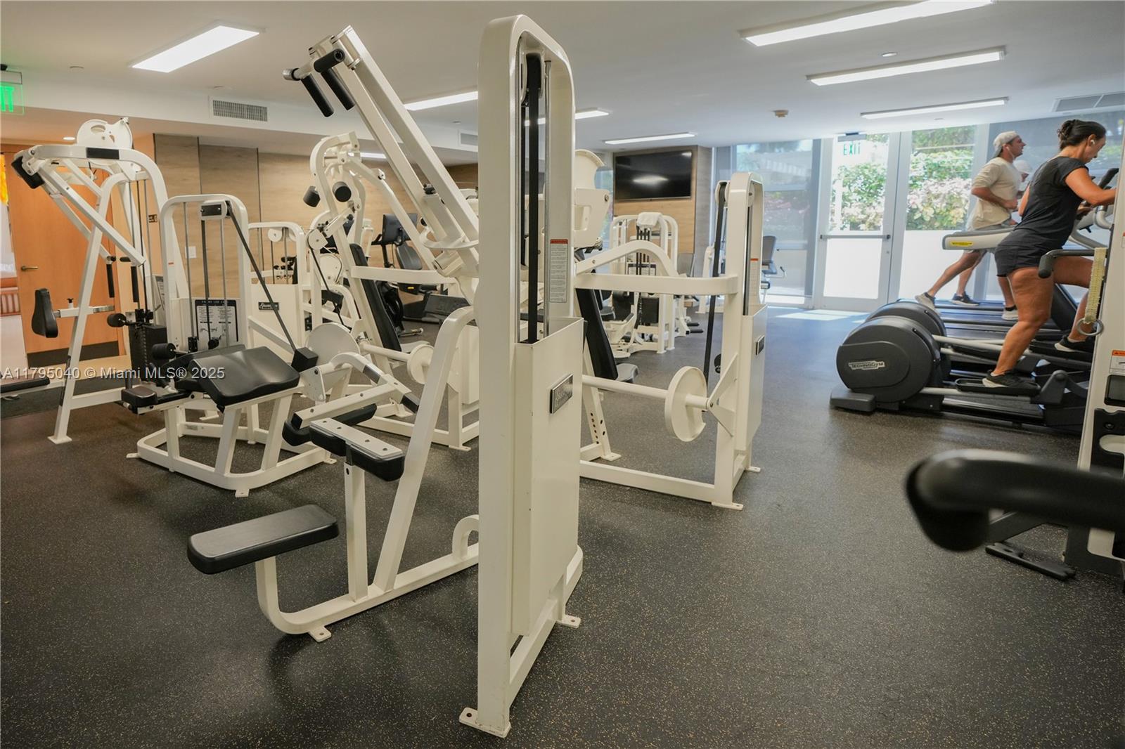 GRAND BAY RESIDENCES COND - Residential