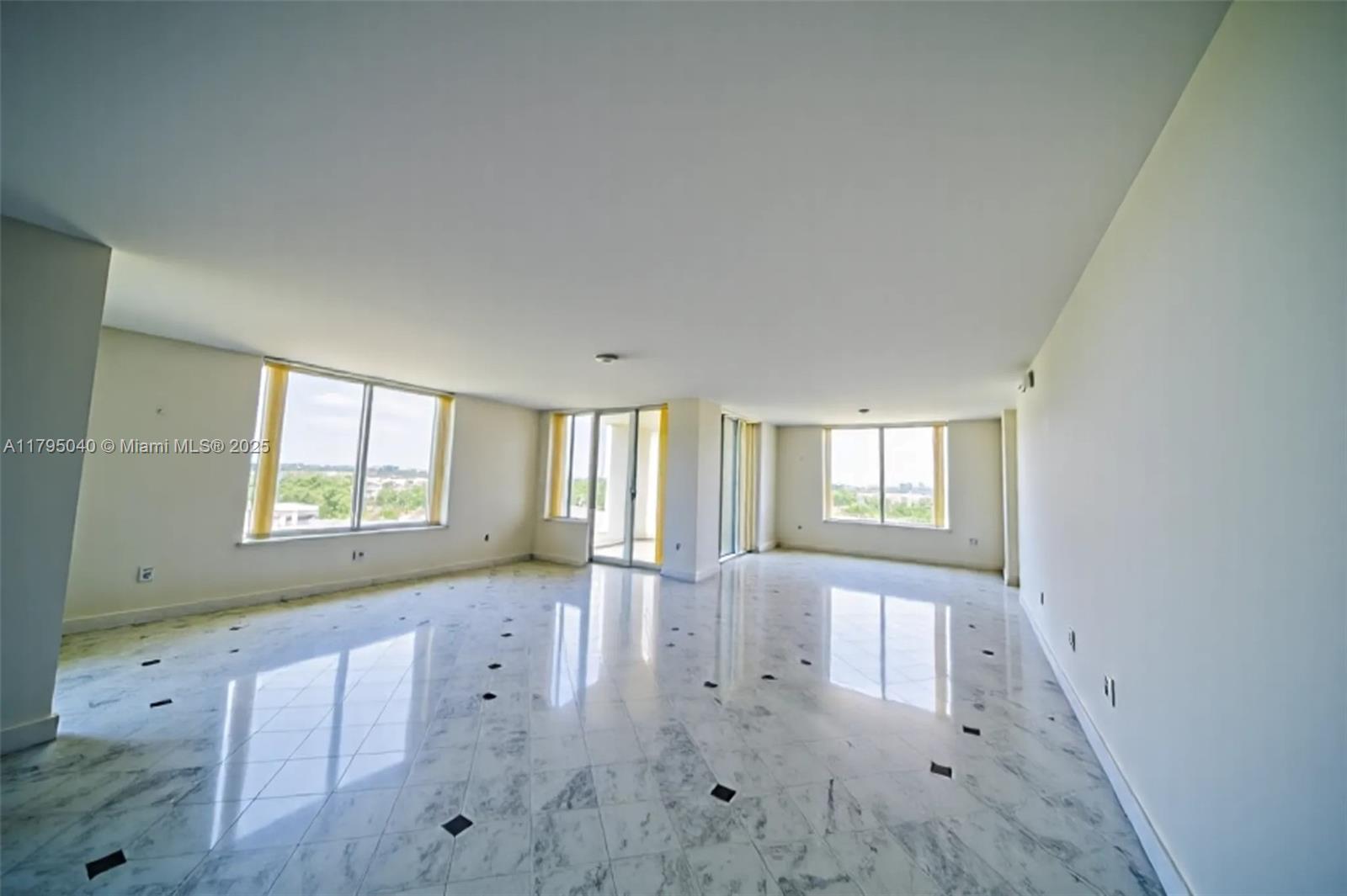 445 Grand Bay Dr 802