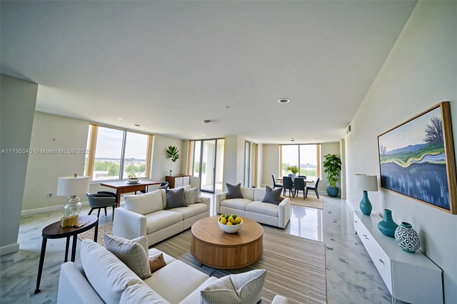 GRAND BAY RESIDENCES COND - Residential