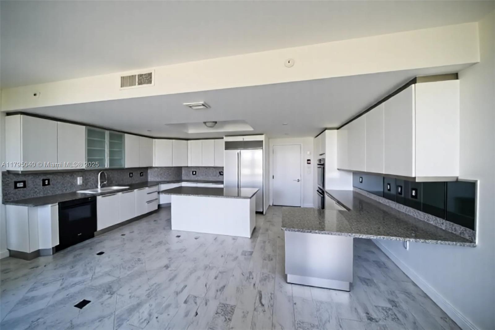 445 Grand Bay Dr 802