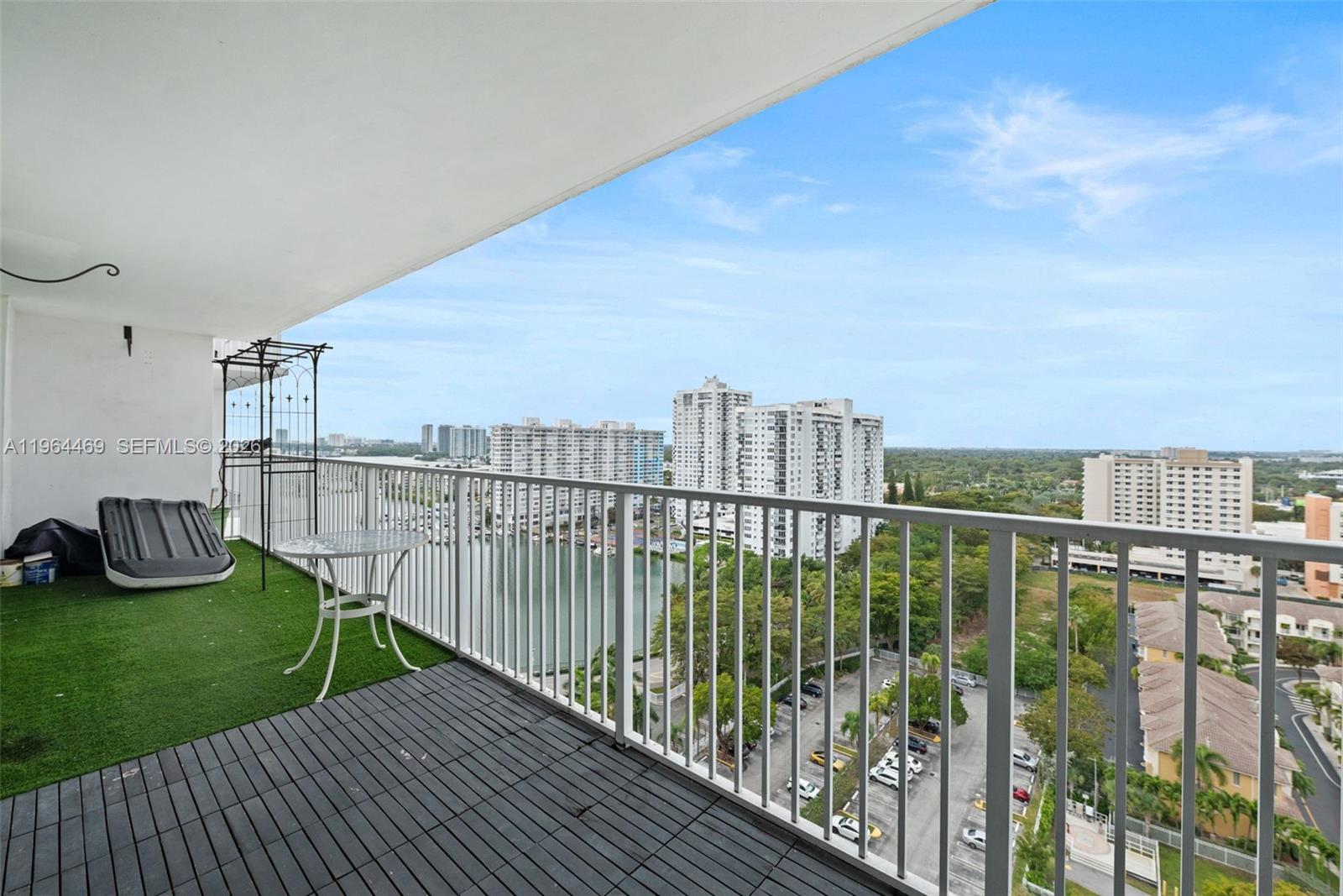 ADMIRALS PORT CONDO WEST - Residential