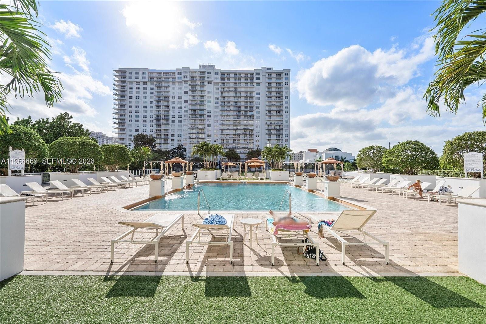 ADMIRALS PORT CONDO WEST - Residential