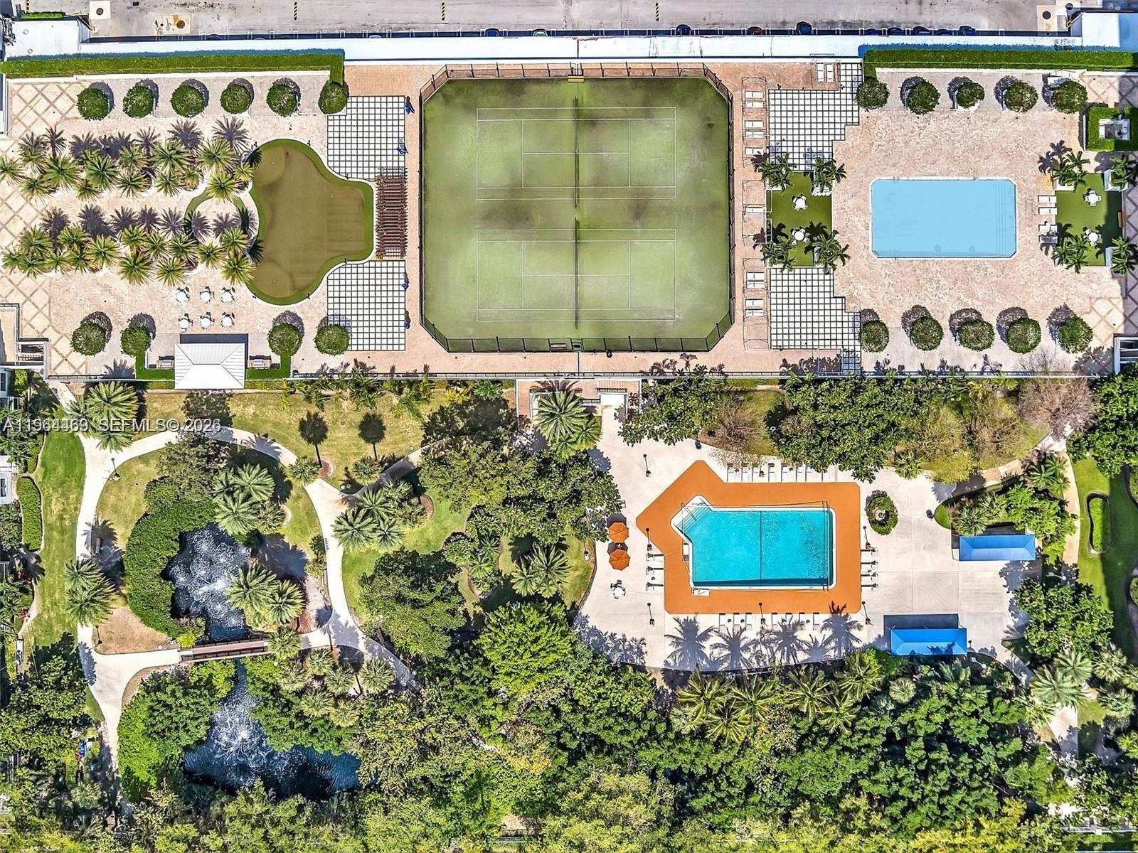 ADMIRALS PORT CONDO WEST - Residential