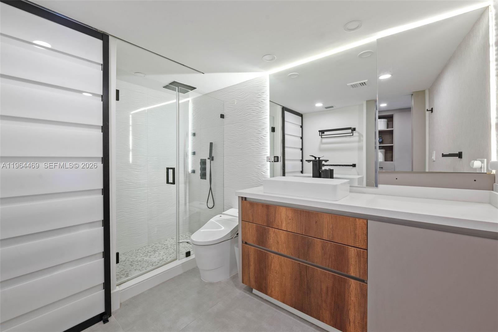 ADMIRALS PORT CONDO WEST - Residential