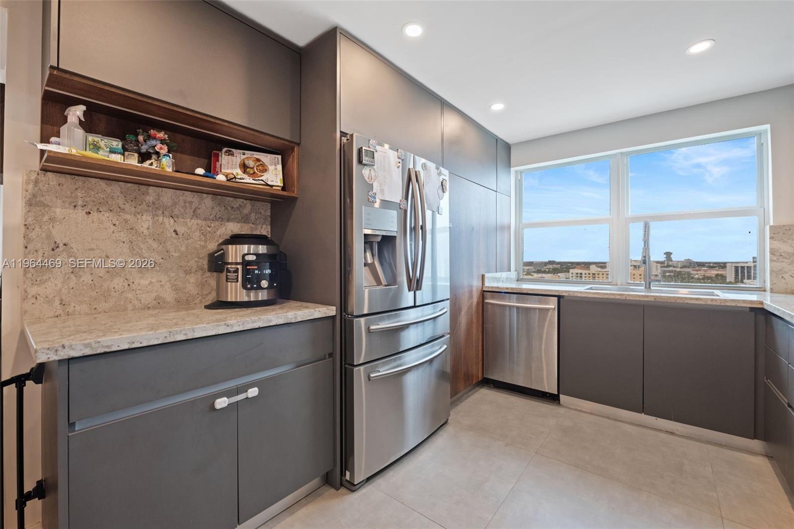 ADMIRALS PORT CONDO WEST - Residential