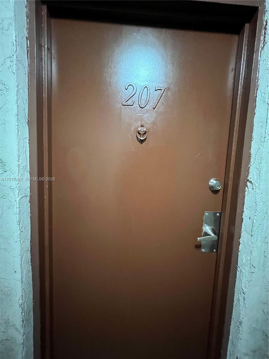 VERSAILLE GARDENS I CONDO - Residential Lease
