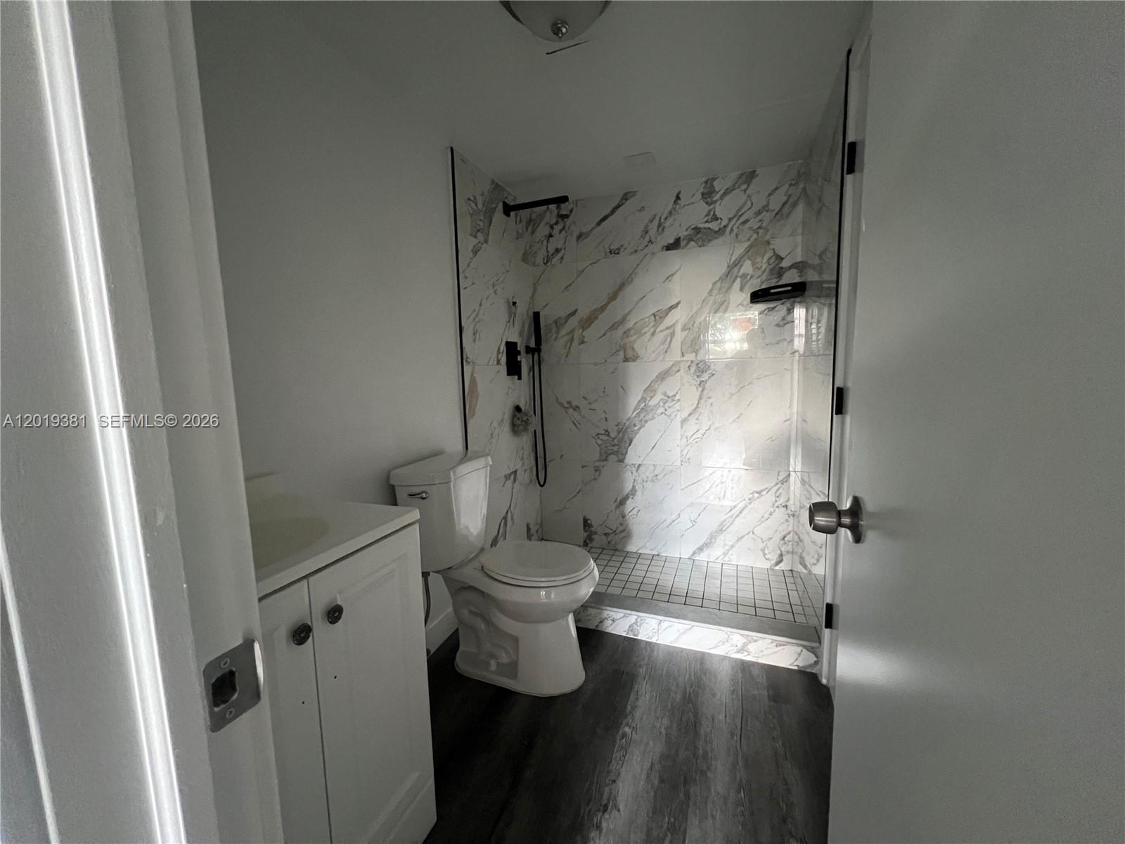 VERSAILLE GARDENS I CONDO - Residential Lease