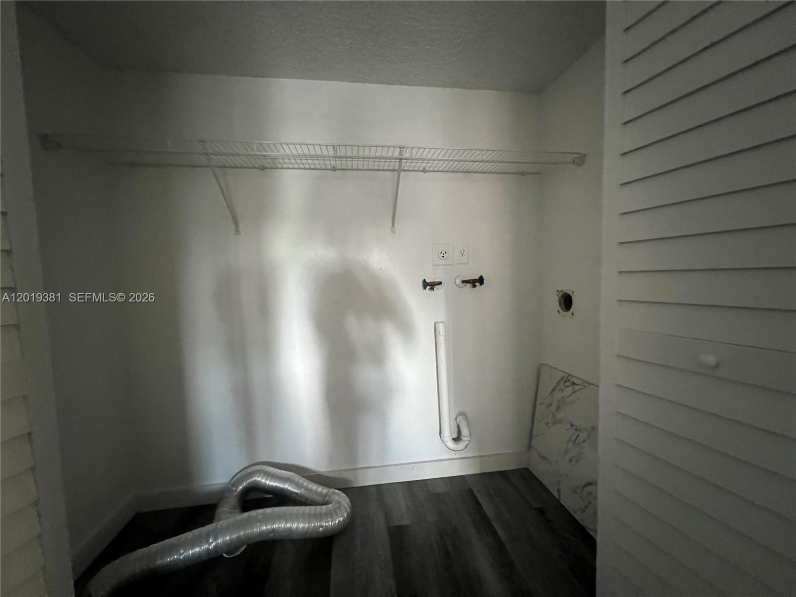VERSAILLE GARDENS I CONDO - Residential Lease