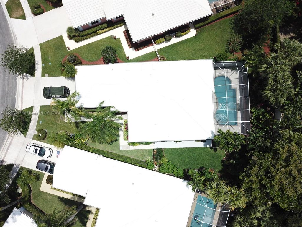 Photo of 8563 Wakefield Dr, Palm Beach Gardens, FL 33410 (MLS # A11526917)