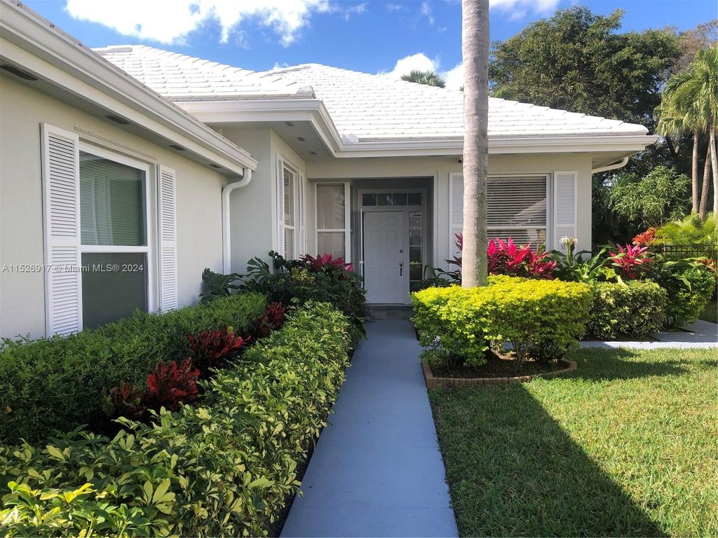 Photo of 8563 Wakefield Dr, Palm Beach Gardens, FL 33410 (MLS # A11526917)
