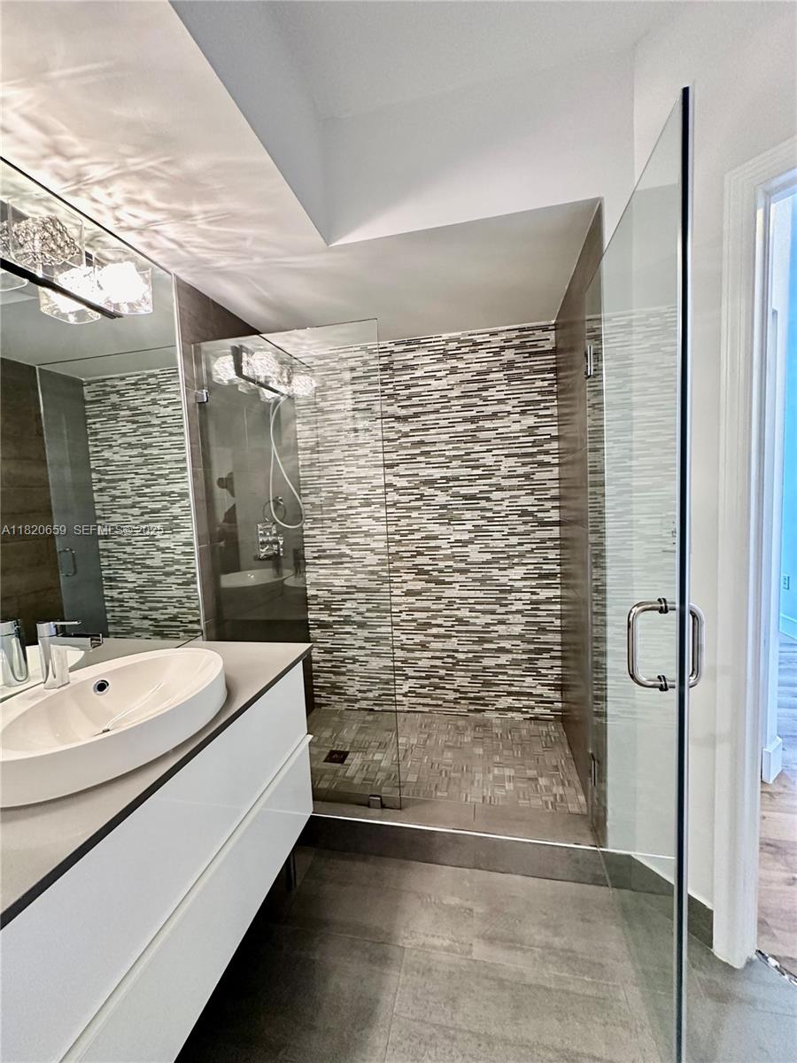 THE WAVERLY AT SOUTH BEAC - Residential