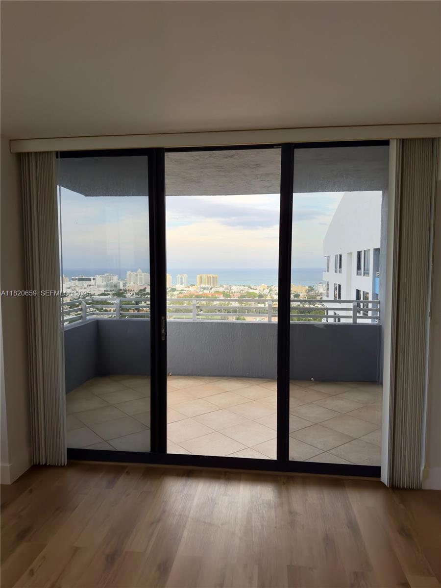 THE WAVERLY AT SOUTH BEAC - Residential