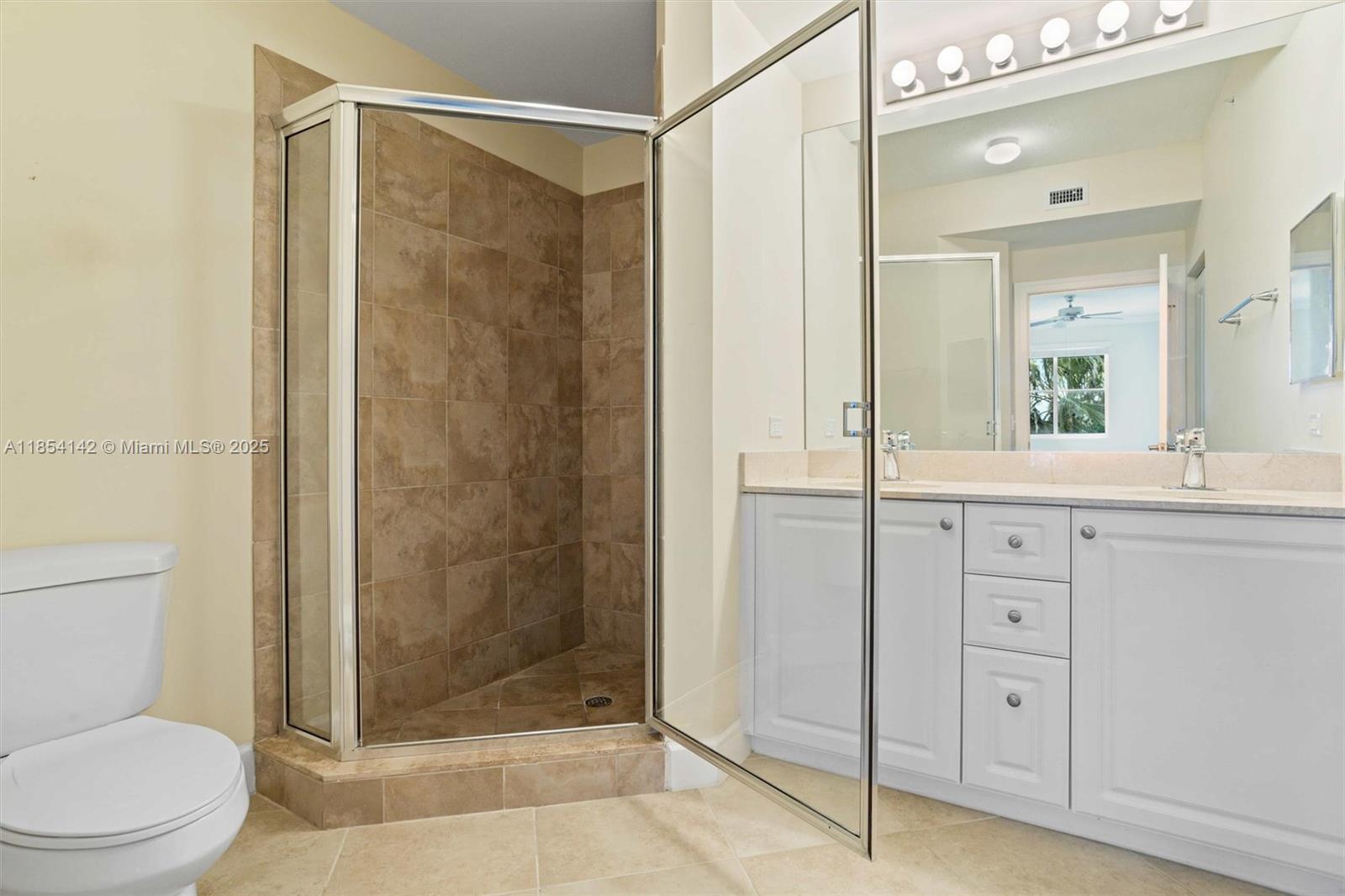 VIZCAYA LAKES CONDO - Residential Lease