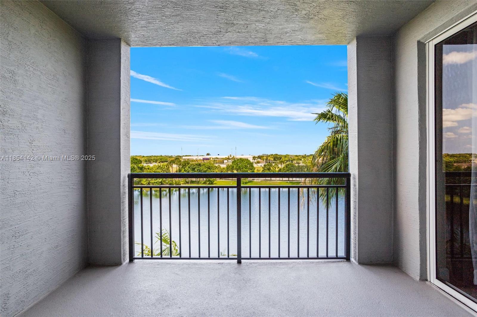 VIZCAYA LAKES CONDO - Residential Lease