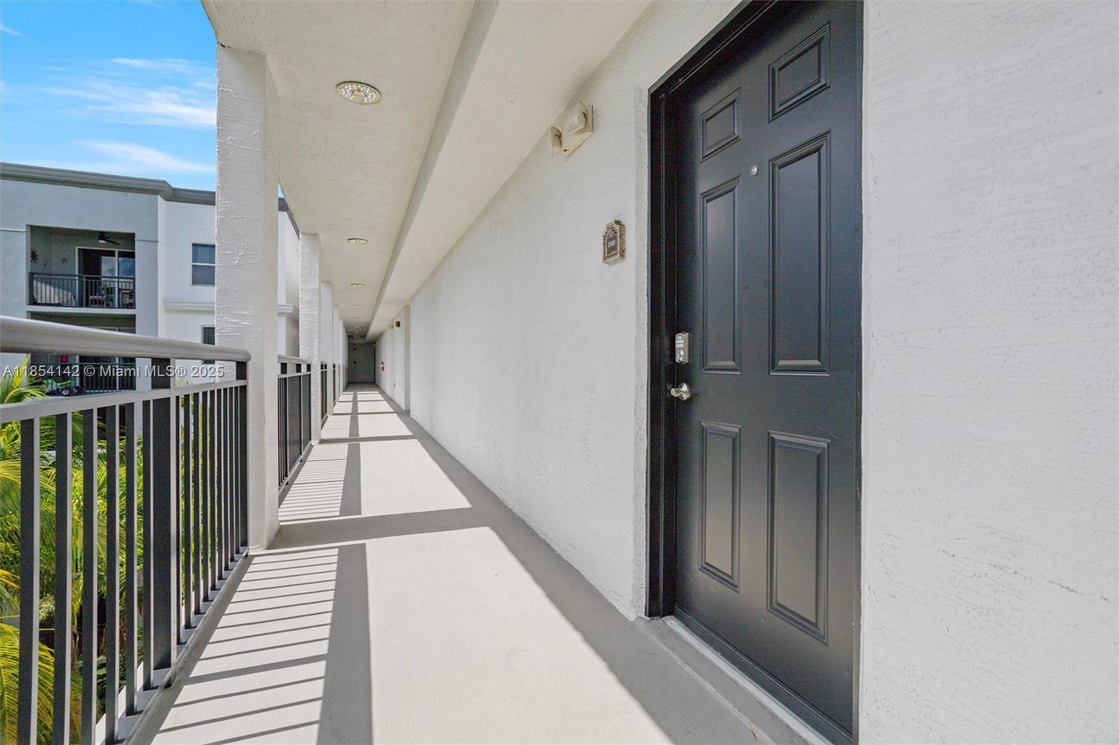 VIZCAYA LAKES CONDO - Residential Lease
