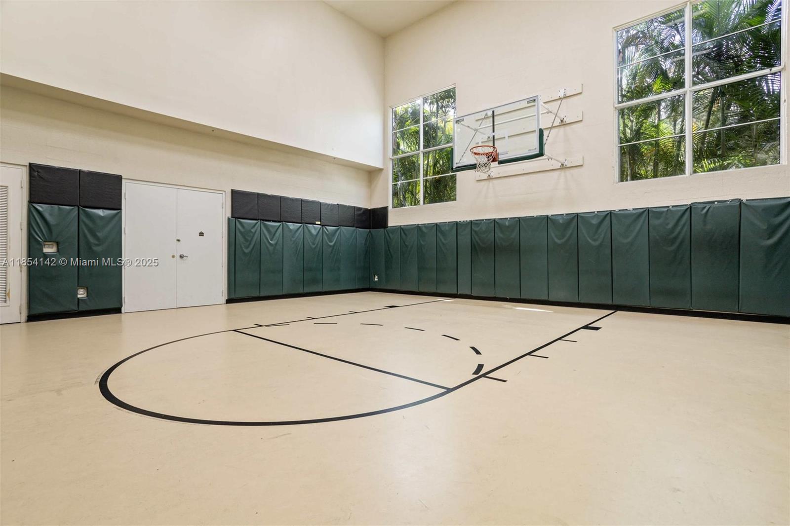 VIZCAYA LAKES CONDO - Residential Lease